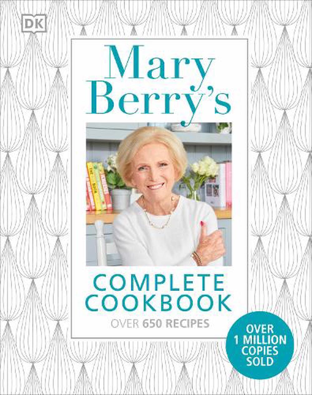 Mary Berry's Complete Cookbook Family Favourites with Perfect Results