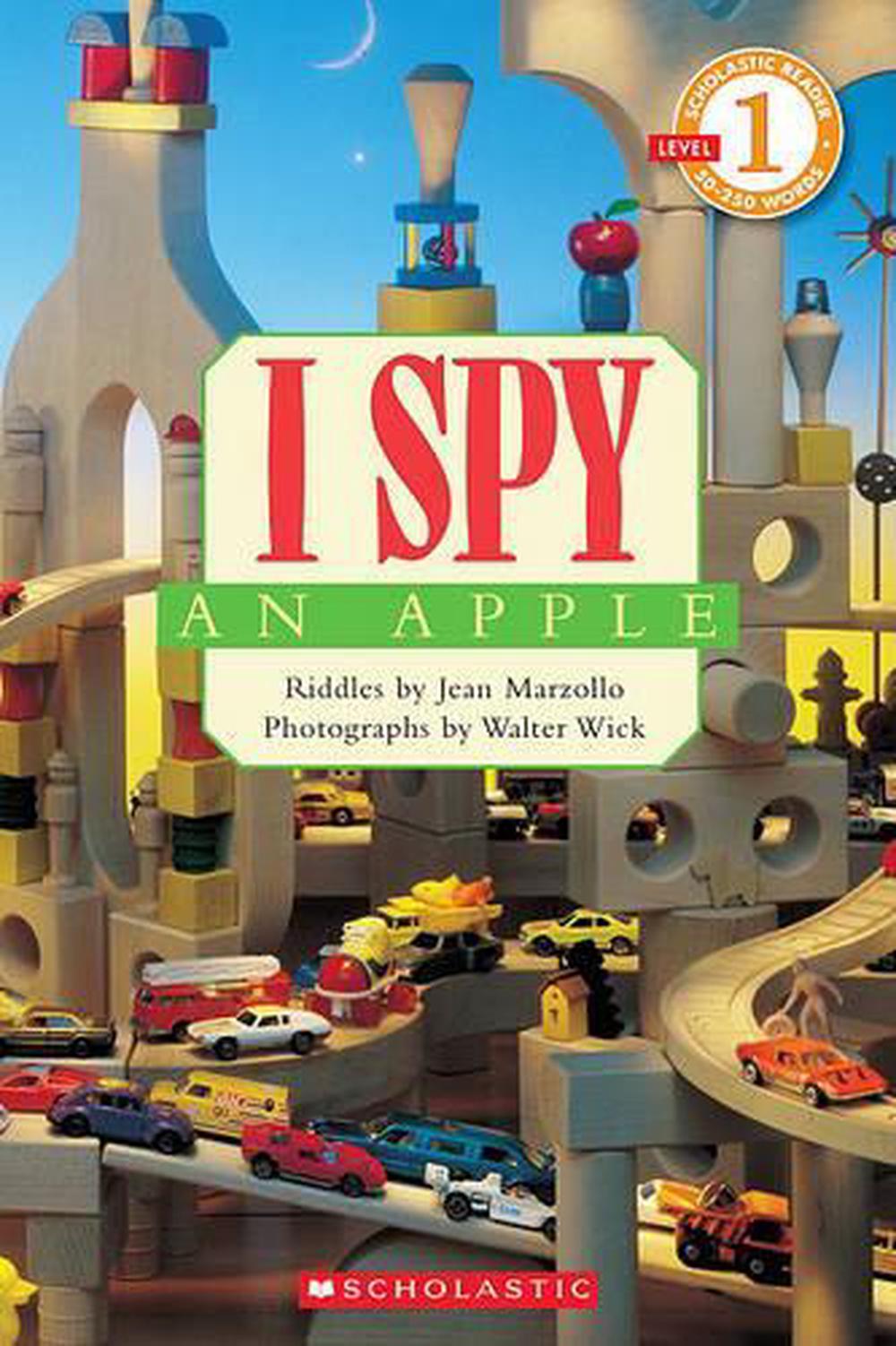 I Spy an Apple by Jean Marzollo (English) Paperback Book