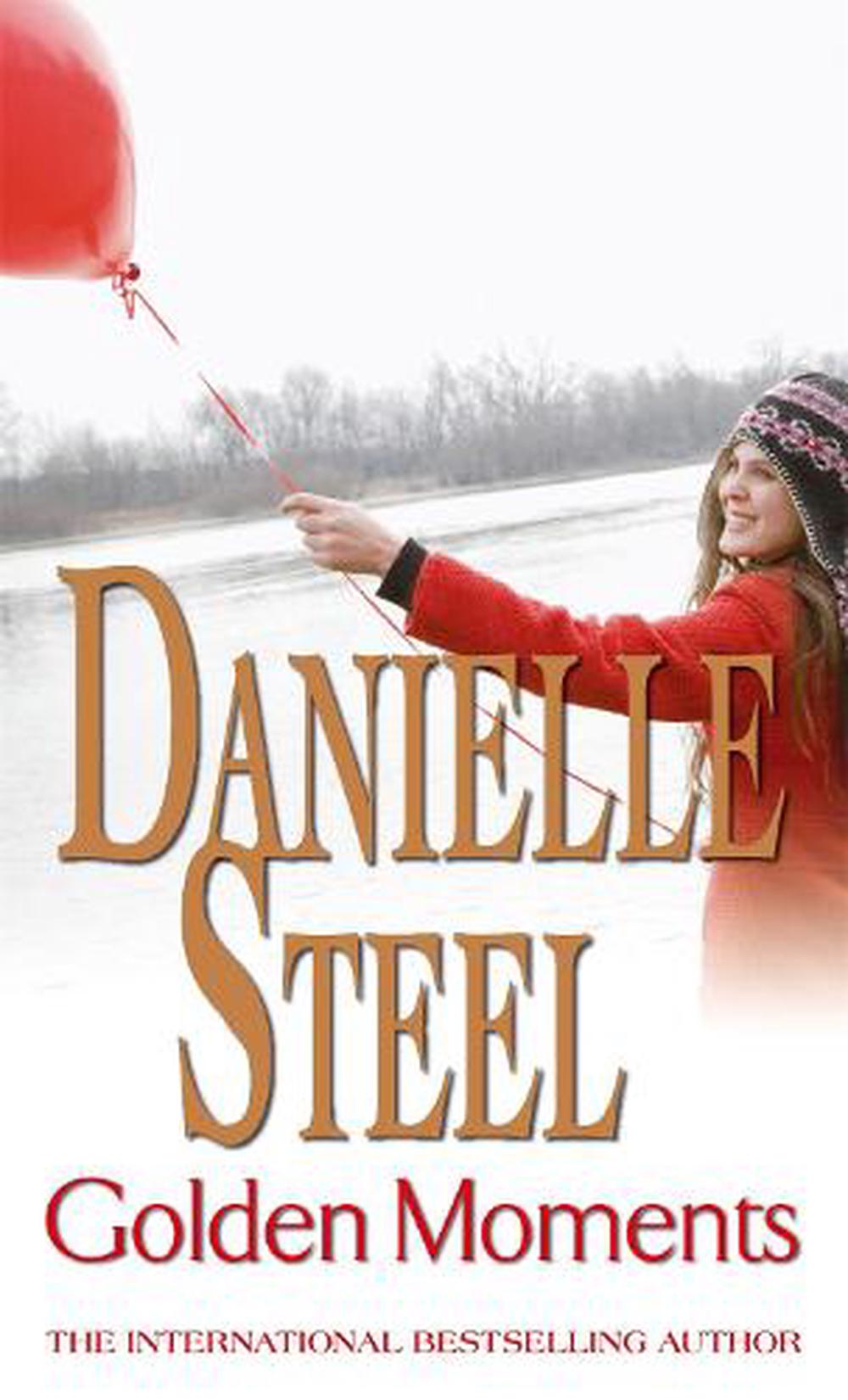 Golden Moments by Danielle Steel (English) Paperback Book